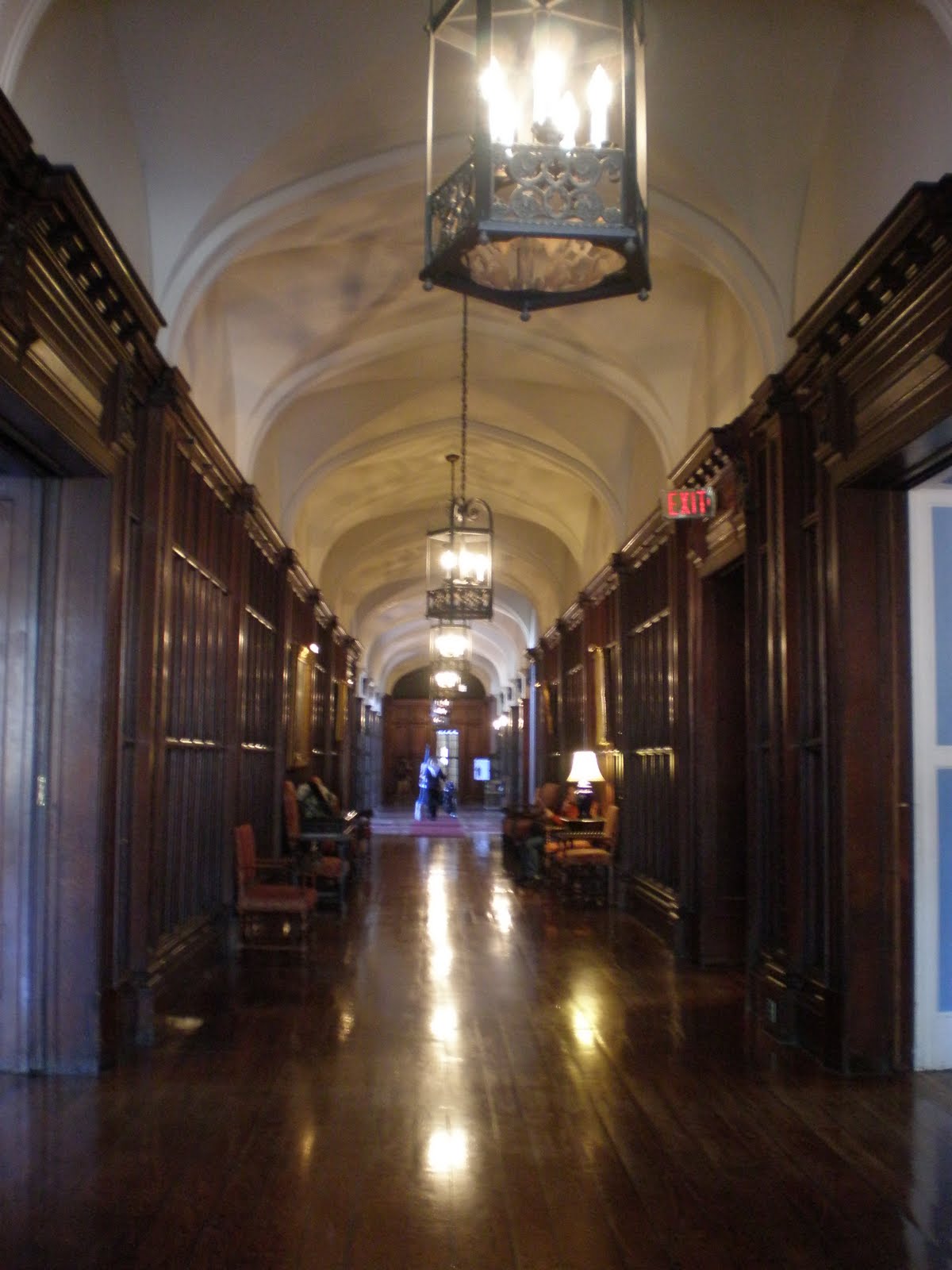 casa loma library