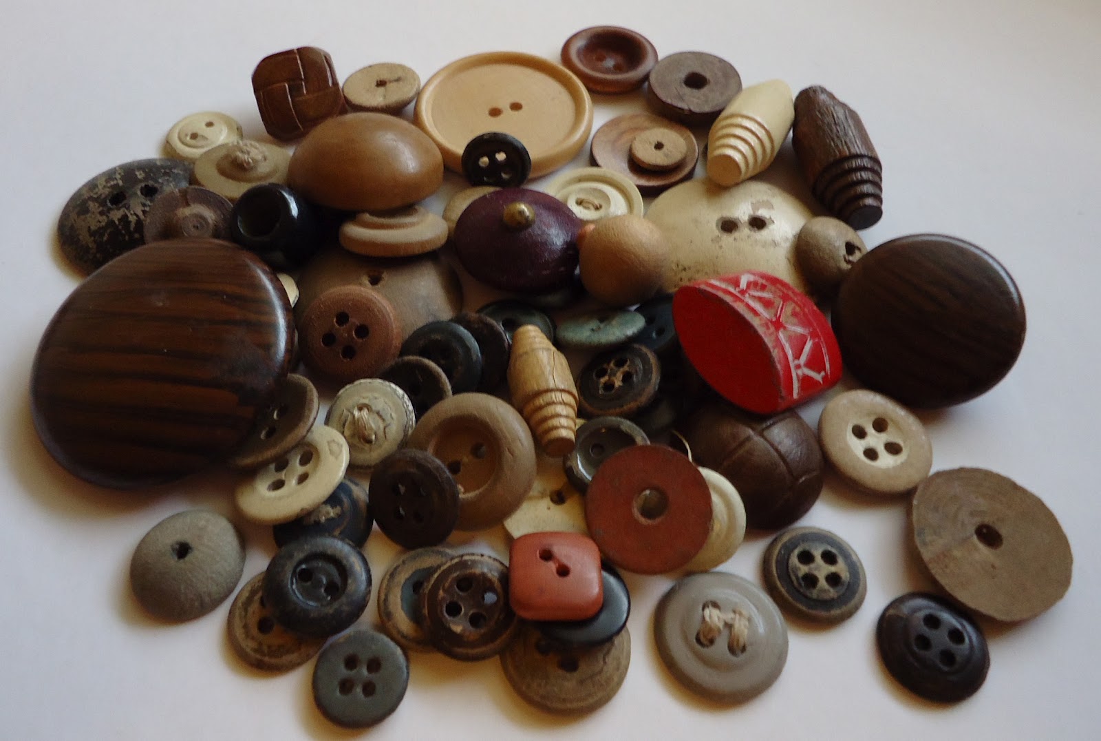 Crafter on a Budget Buttons, Buttons and More Buttons... and a Vintage