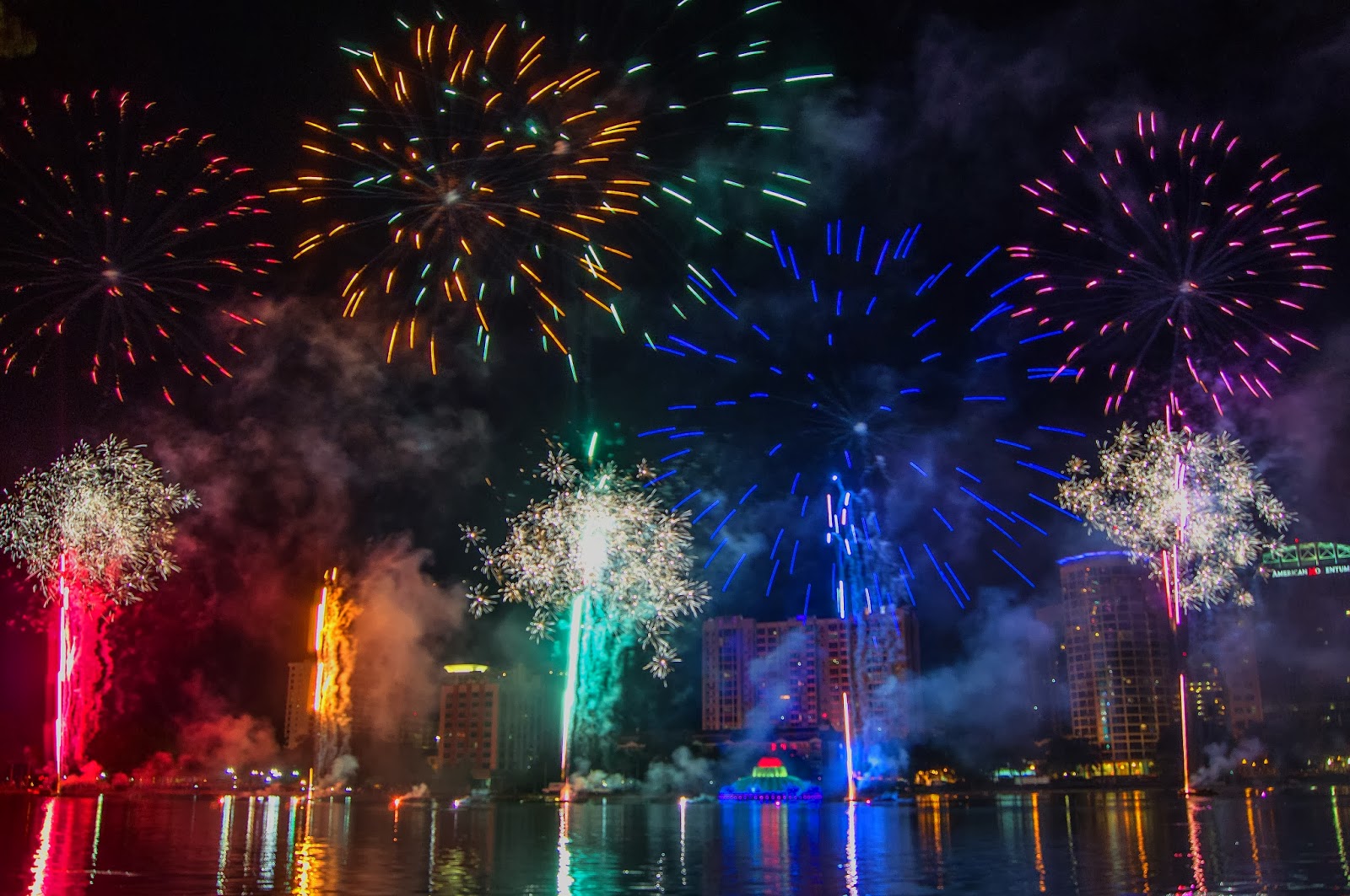 [Image: fireworks+1.jpg]