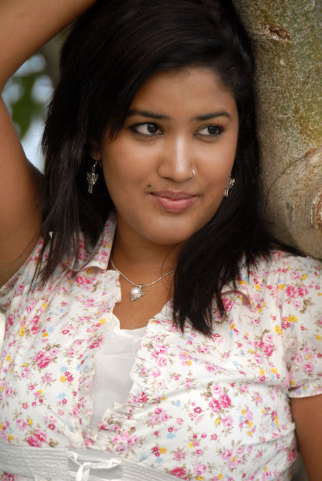 sowmya new , sowmya cute stills