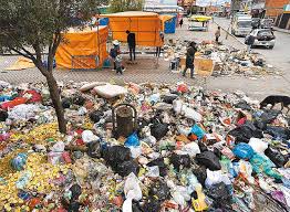 acumulación de basura en la ciudad