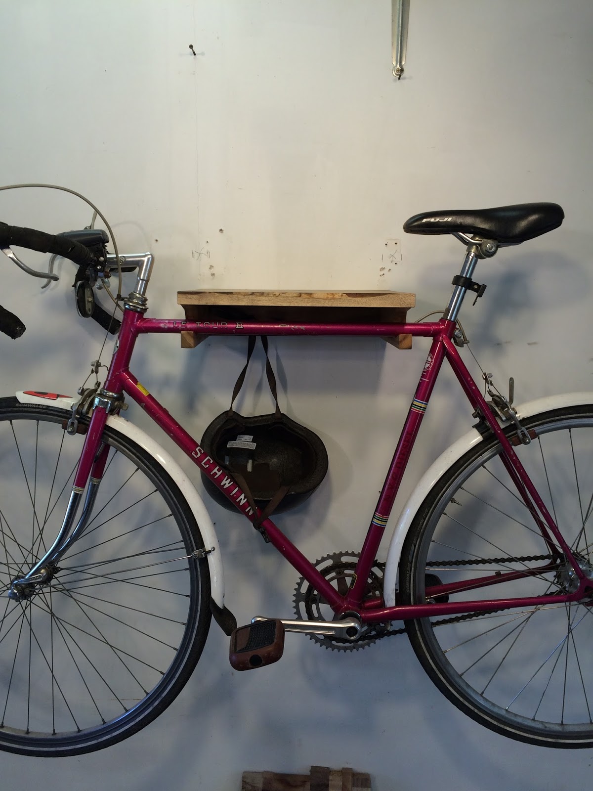 driftedge woodworking Bike racks in Oregon Myrtle, Myrtle with Purple