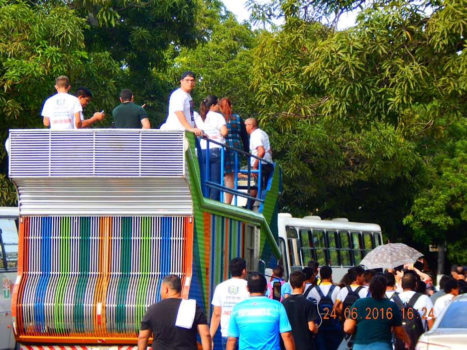 CAMINHADA CONTRA DROGAS NO AMAPÁ, LEVA JOVENS AS RUAS