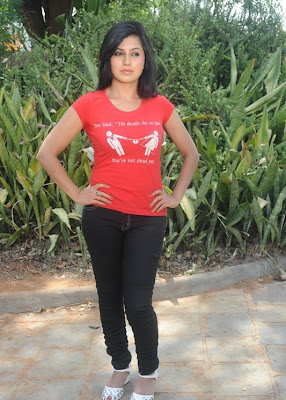 Red Hot Aarthi Puri Sangatana Movie Muhurat Photos