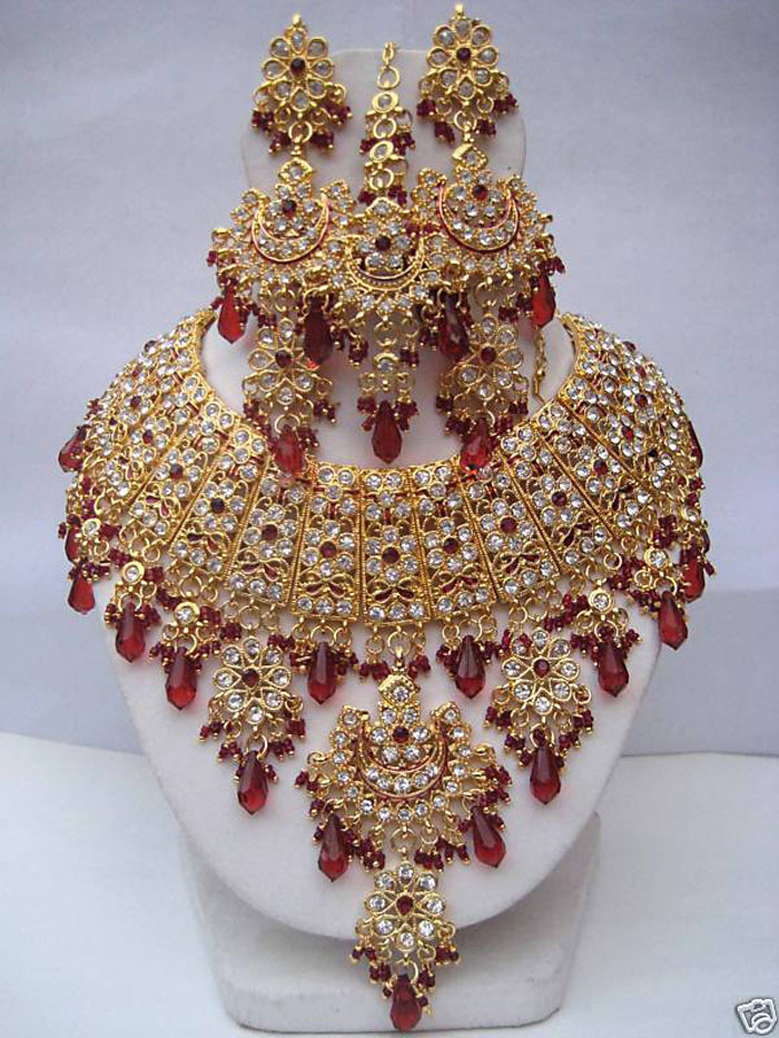 Beautiful & Modern Necklaces For Raksha Bandhan & Ramzan Eid