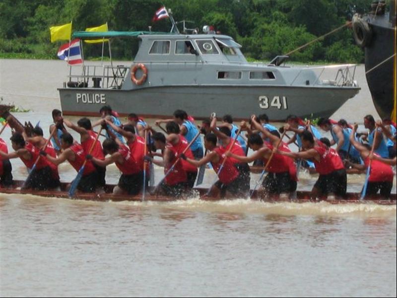 Joy in Thailand Swan Boat Races a Ayutthaya