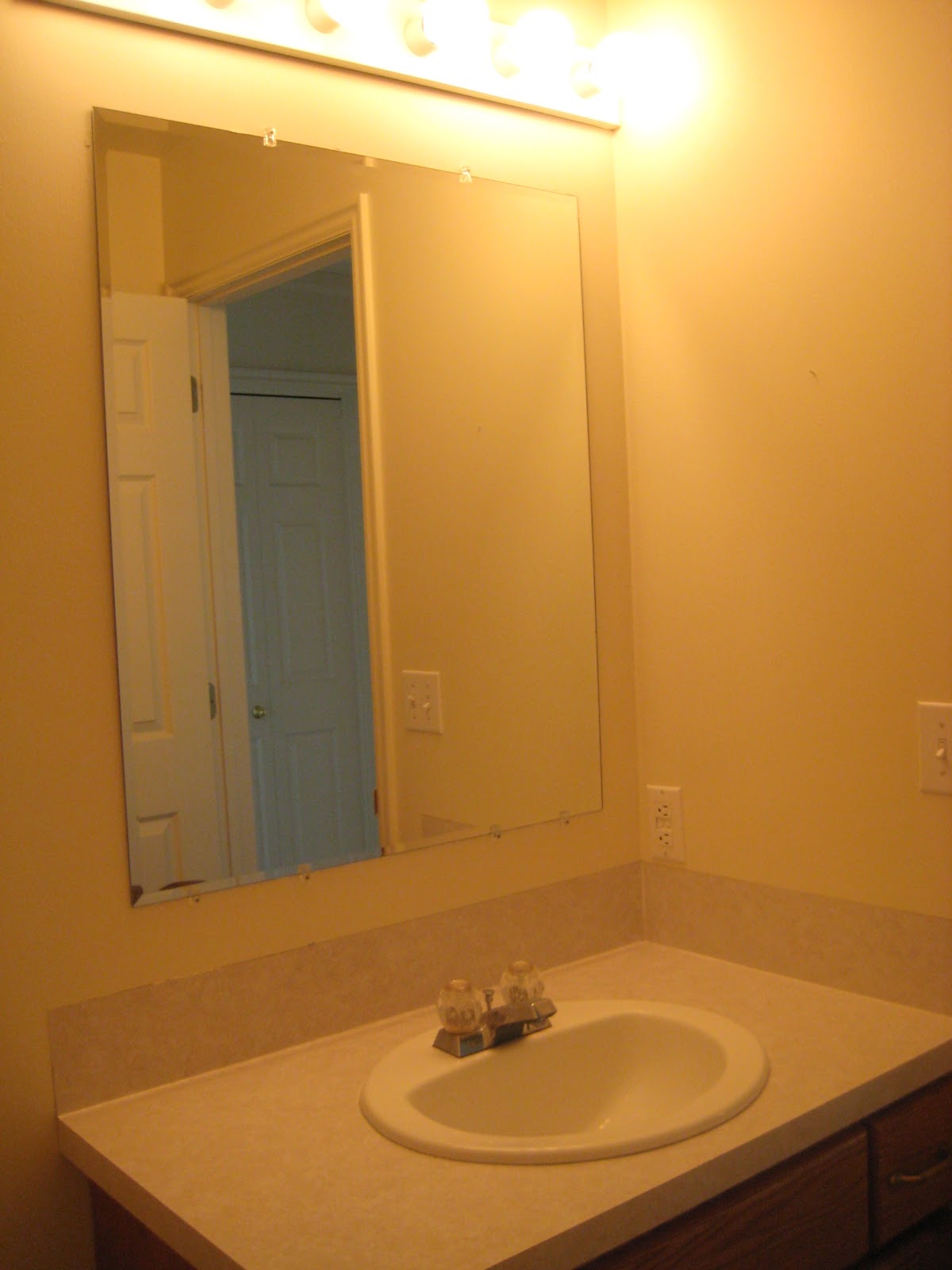 everywhere beautiful 1/2 Bath Makeover