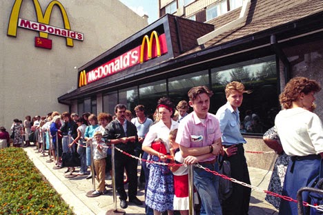 Pessoas Irritantes na fila do McDonalds!