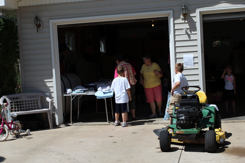 Women on a Mission: Mom Edition: LIVE FROM THE LAKE: GARAGE SALE FINDS!