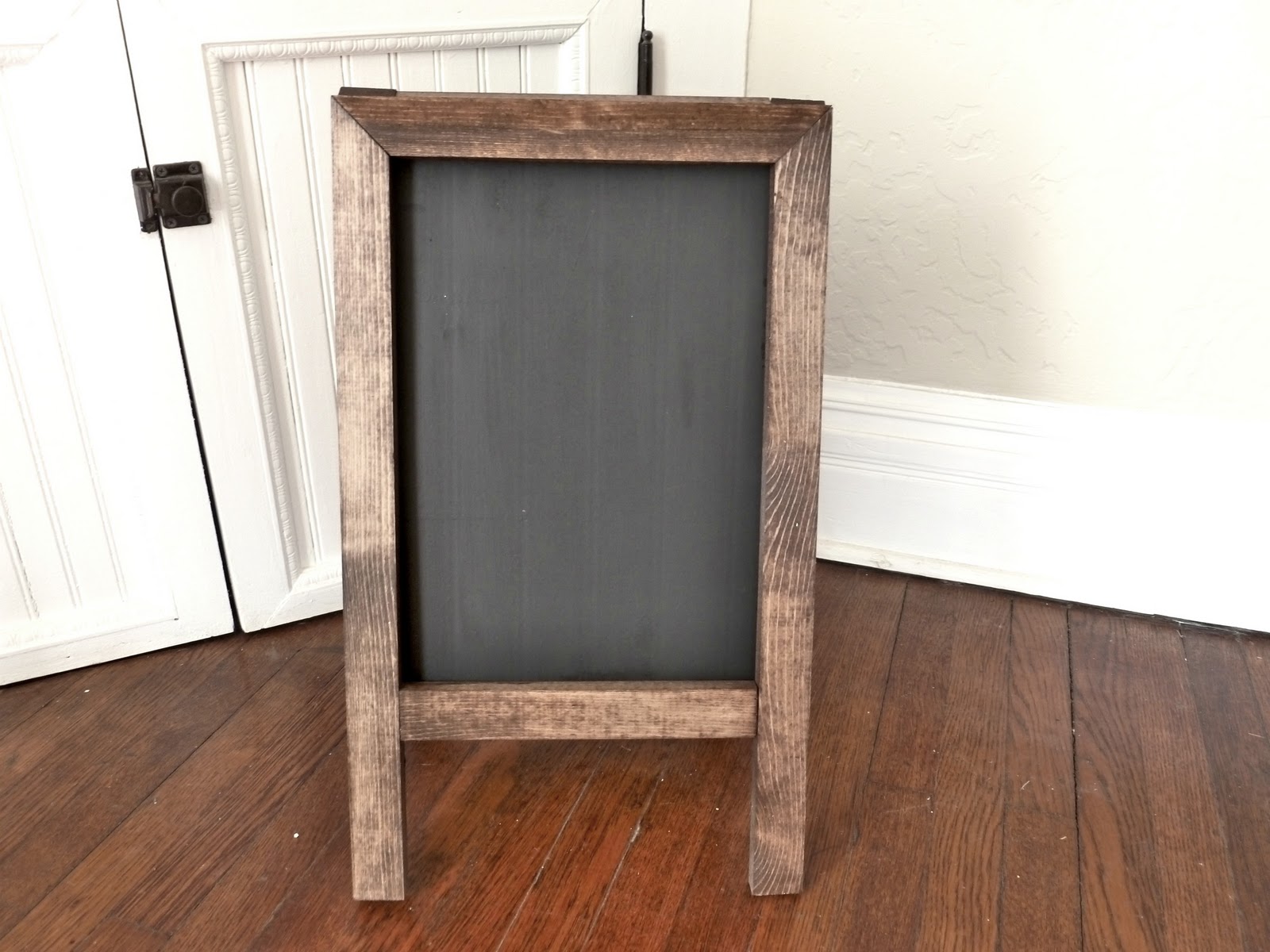 vintage home love DIY Easel Chalkboard
