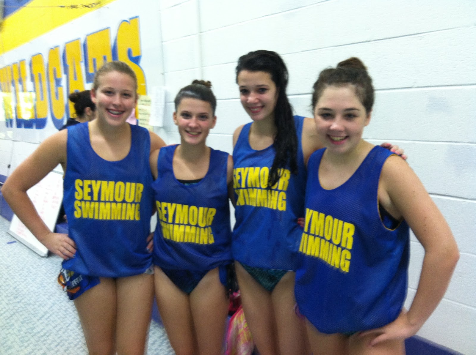 girl teen swimmers Girl teen swimmers