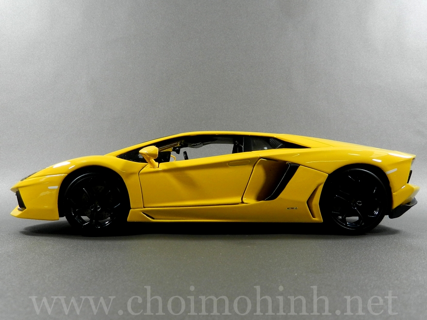 Lamborghini Aventador