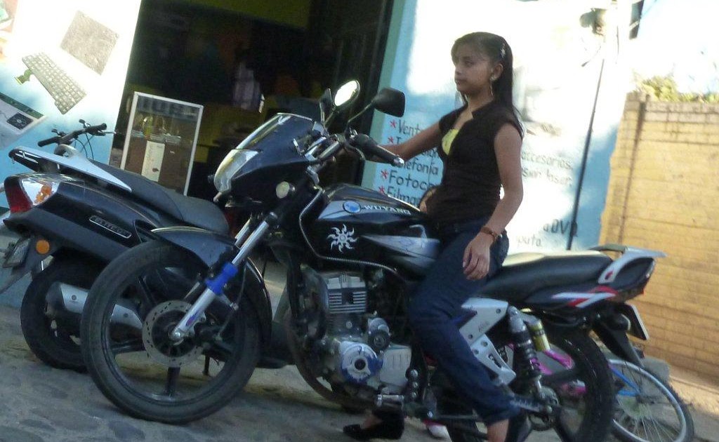 braut motor the blue truck biker braut braut motor the blue truck biker braut