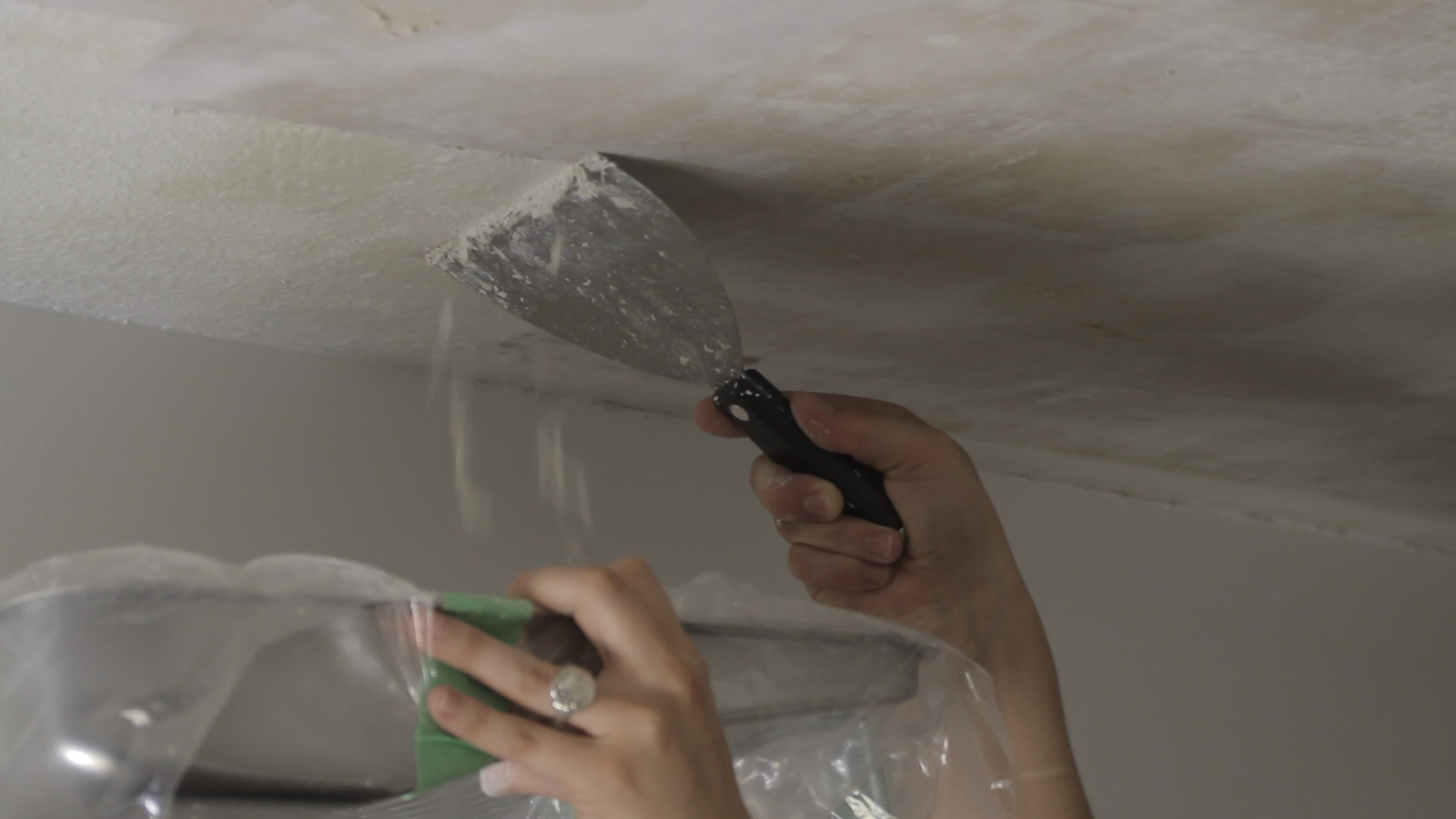 Ez Strip Blog How To Remove Textured Popcorn Ceilings