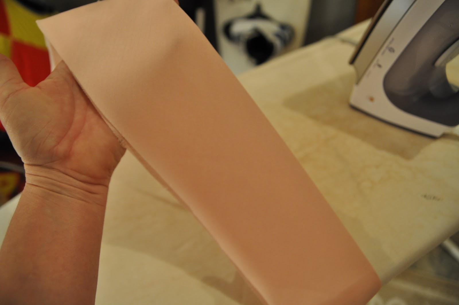 Kendall Boggs Fine Arts and Crafts How to Make a Ruffled Pillow Sham