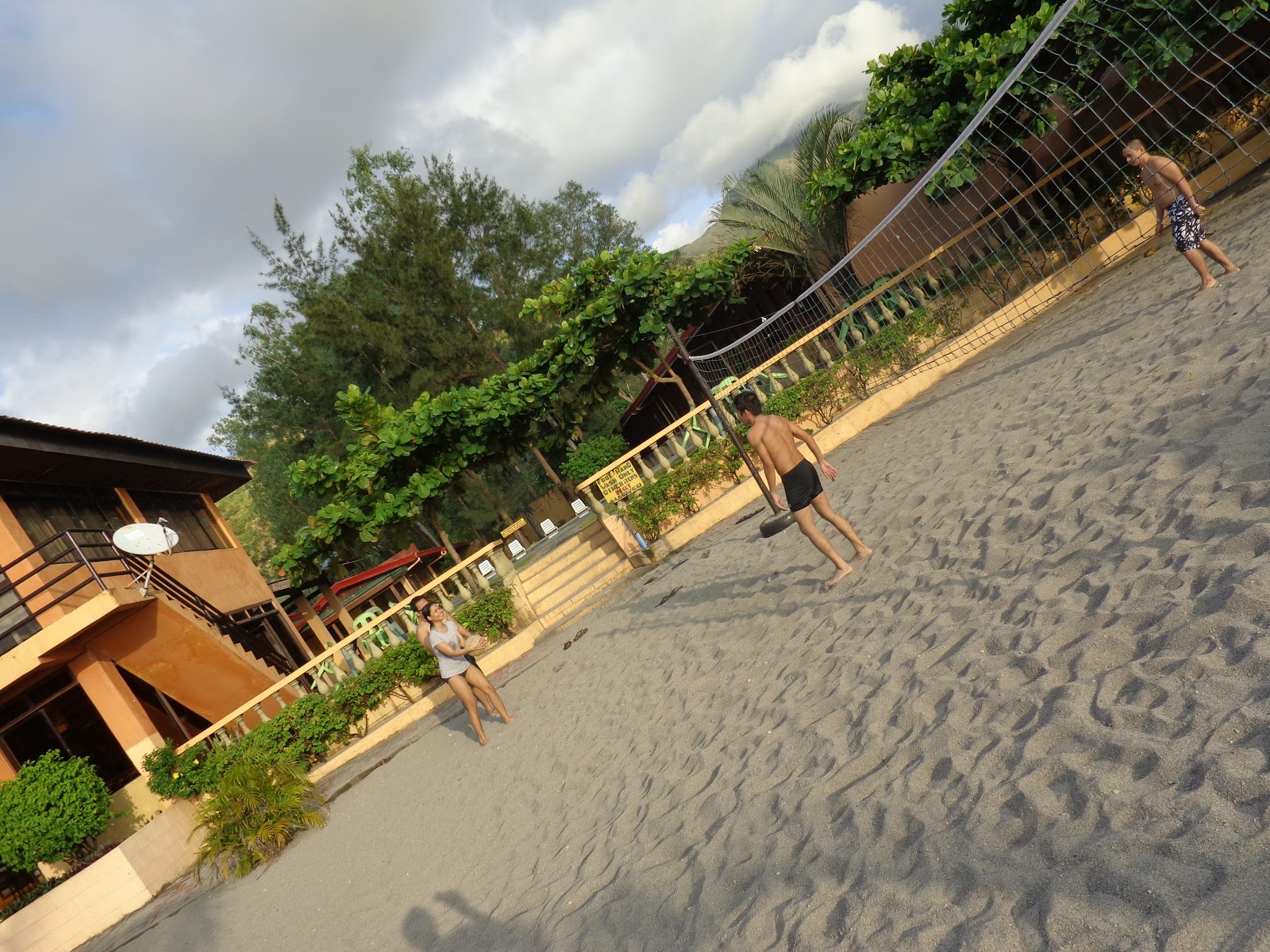 travelogue Zambales Series Version 1.0 Canoe Beach Resort, Pundakit