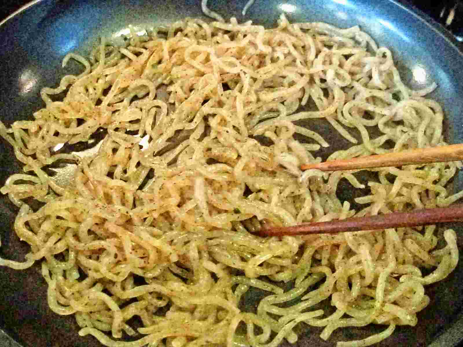 Recipes for Tom Mentaishirataki / konnyaku yam noodle saute with spicy salted pollock roe