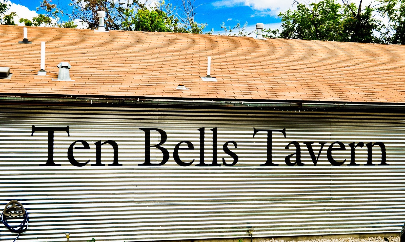 dallas happy hour ten bells tavern