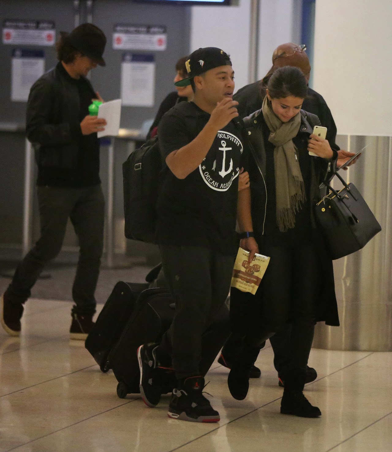 Selena Gomez, Alfredo Flores, Orlando Bloom, rumbo a Canada cotibluemos