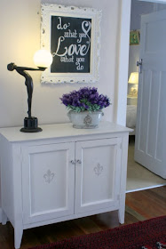 How to paint vintage furniture white 
