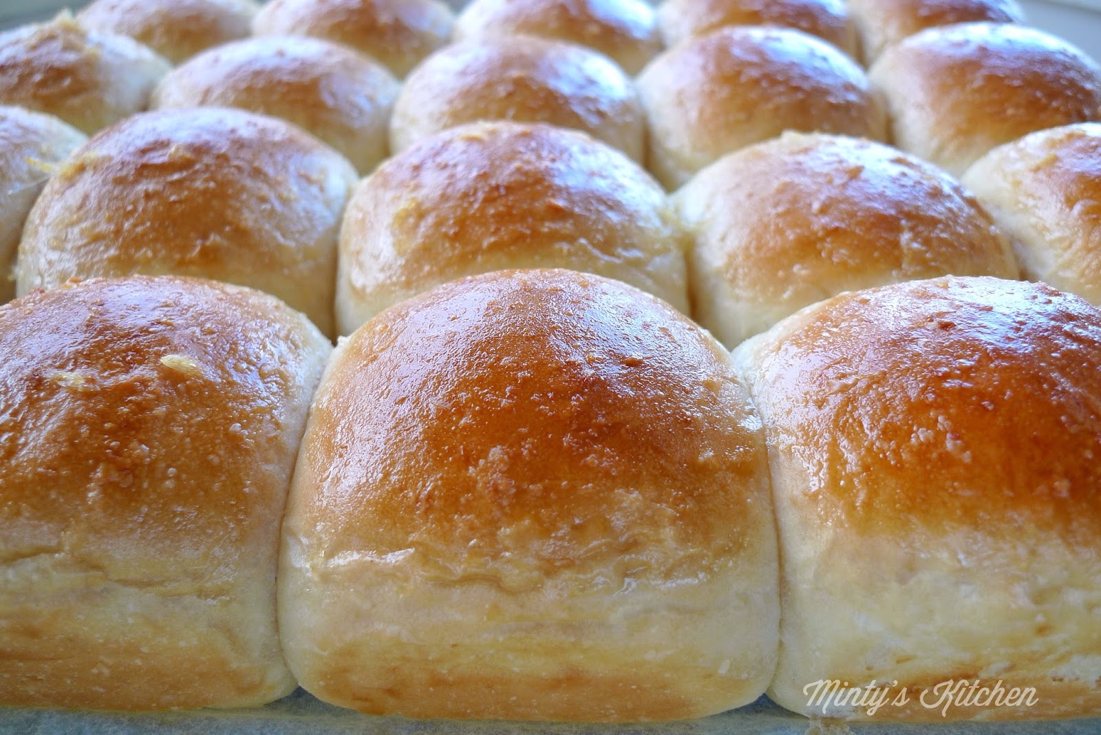 Minty's Kitchen Hawaiian Bread Rolls