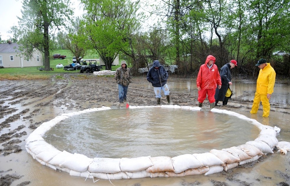Geology in Motion "Missouri levee boil forces evacuations"