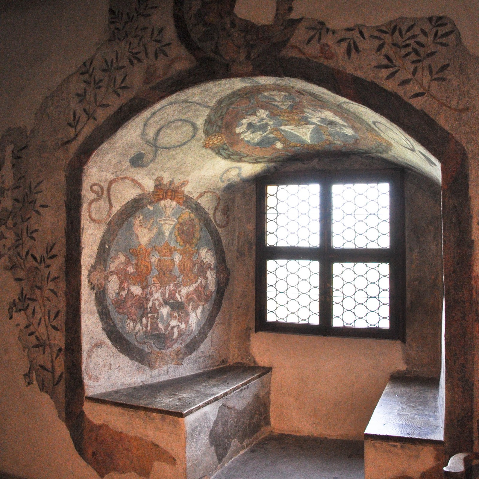 A%2Bfrescoed%2Bwindow%2Balcove%252C%2BRunkelstein%2BCastle%252C%2BBolzano%252C%2BSouth%2BTyrol%252C%2BItaly.jpg