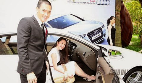 Bộ sưu tập xe siêu sang của cặp đôi Thủy Tiên và Công Vinh 21