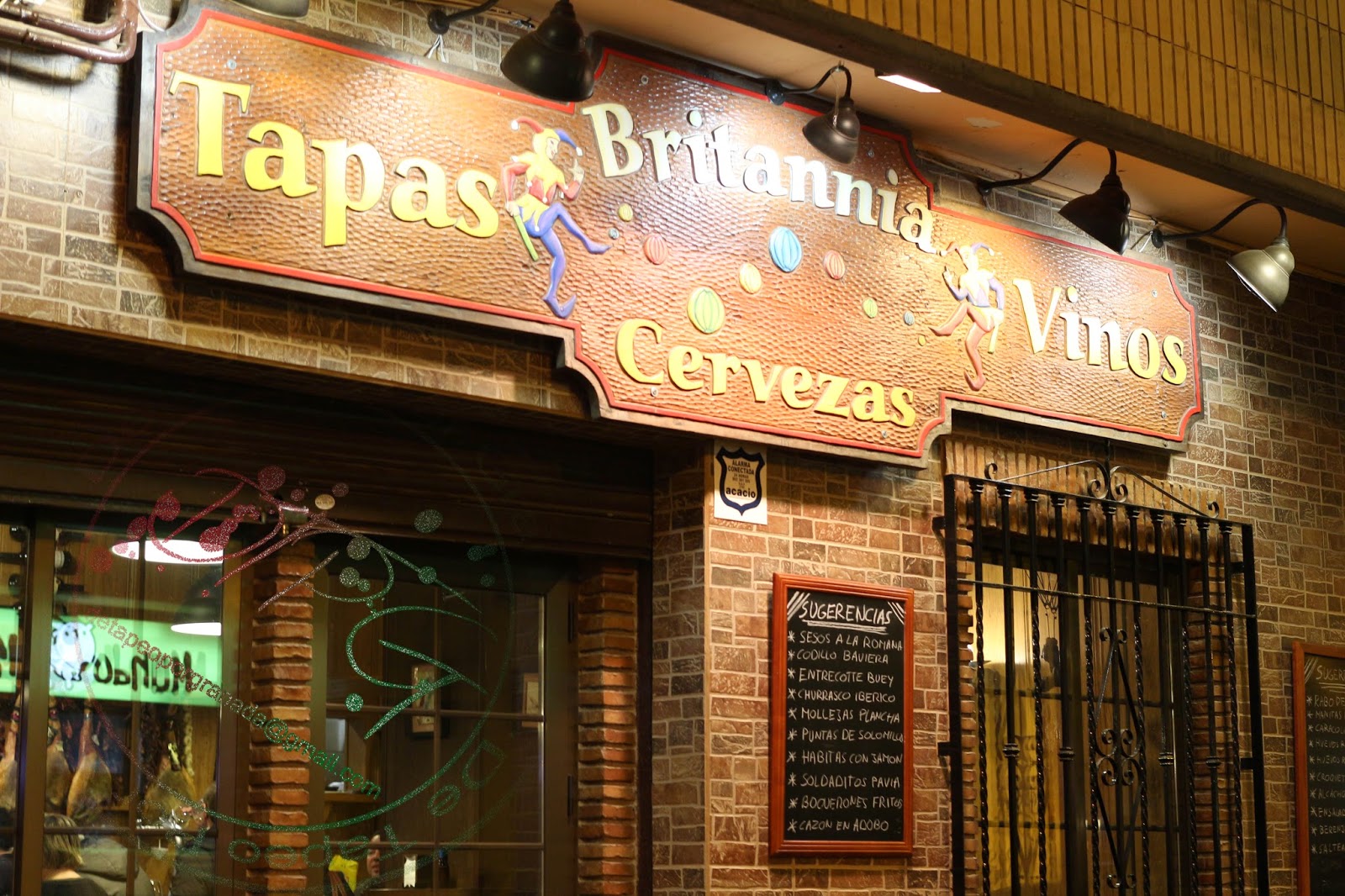 Después de acudir a tapear al Zaidín regresamos al centro siguiendo la