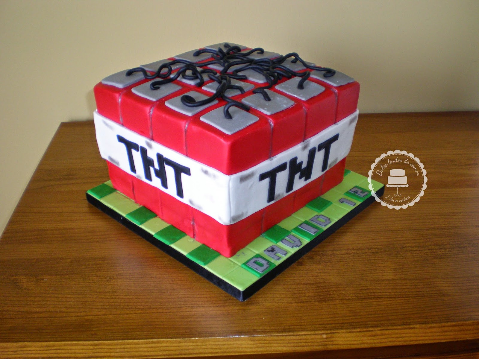 Bolos lindos de comer: Bolo Minecraft TNT / TNT Minecraft cake