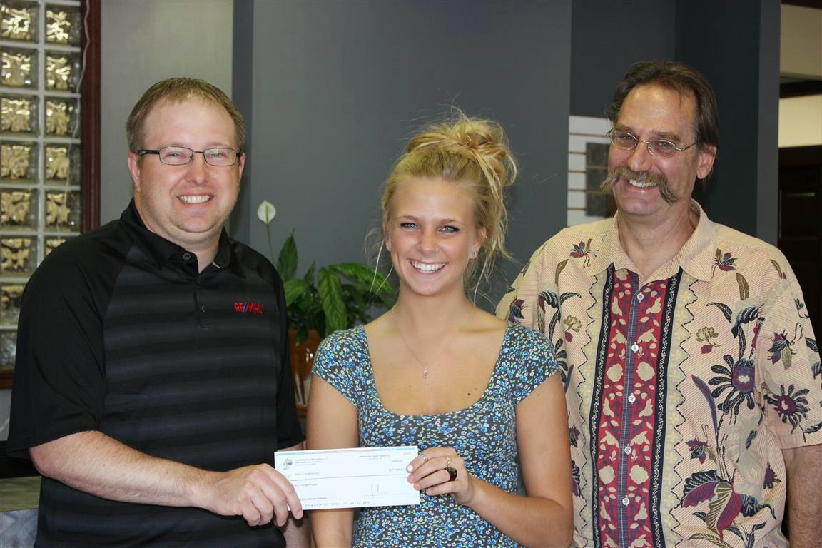 Wisconsin Living, Lakes and Real Estate News RE/MAX REALTY CENTER 262