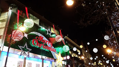 Merry Christmas sign on Oxford Street
