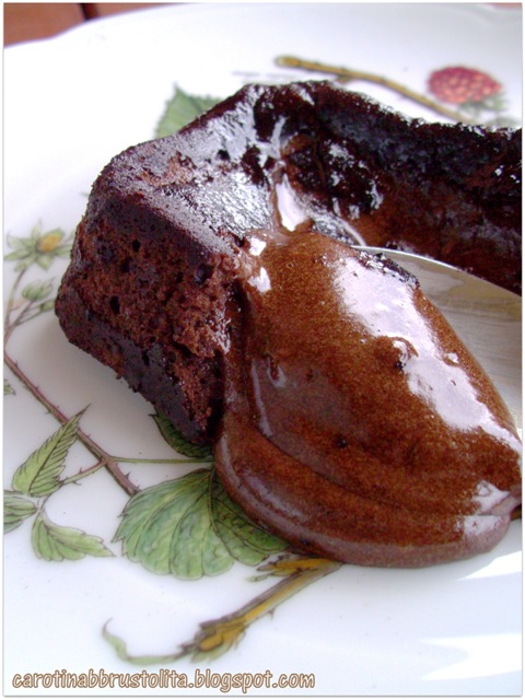 Carotina Abbrustolita Tortino Dal Cuore Morbido Qualcosa E Uscito