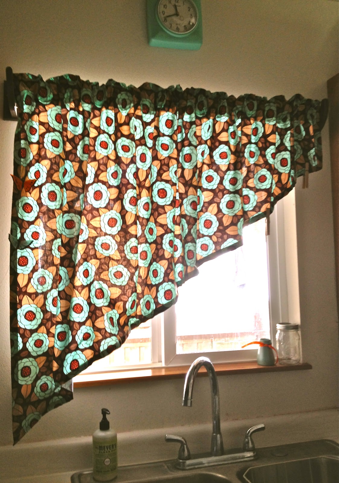 Diagonal Curtain for the Kitchen Window Ivy & Co.
