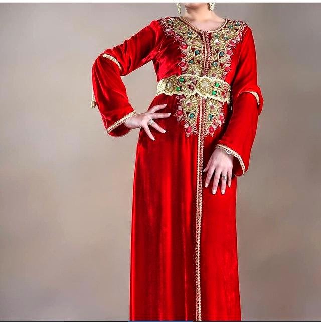 caftan rouge et blanc