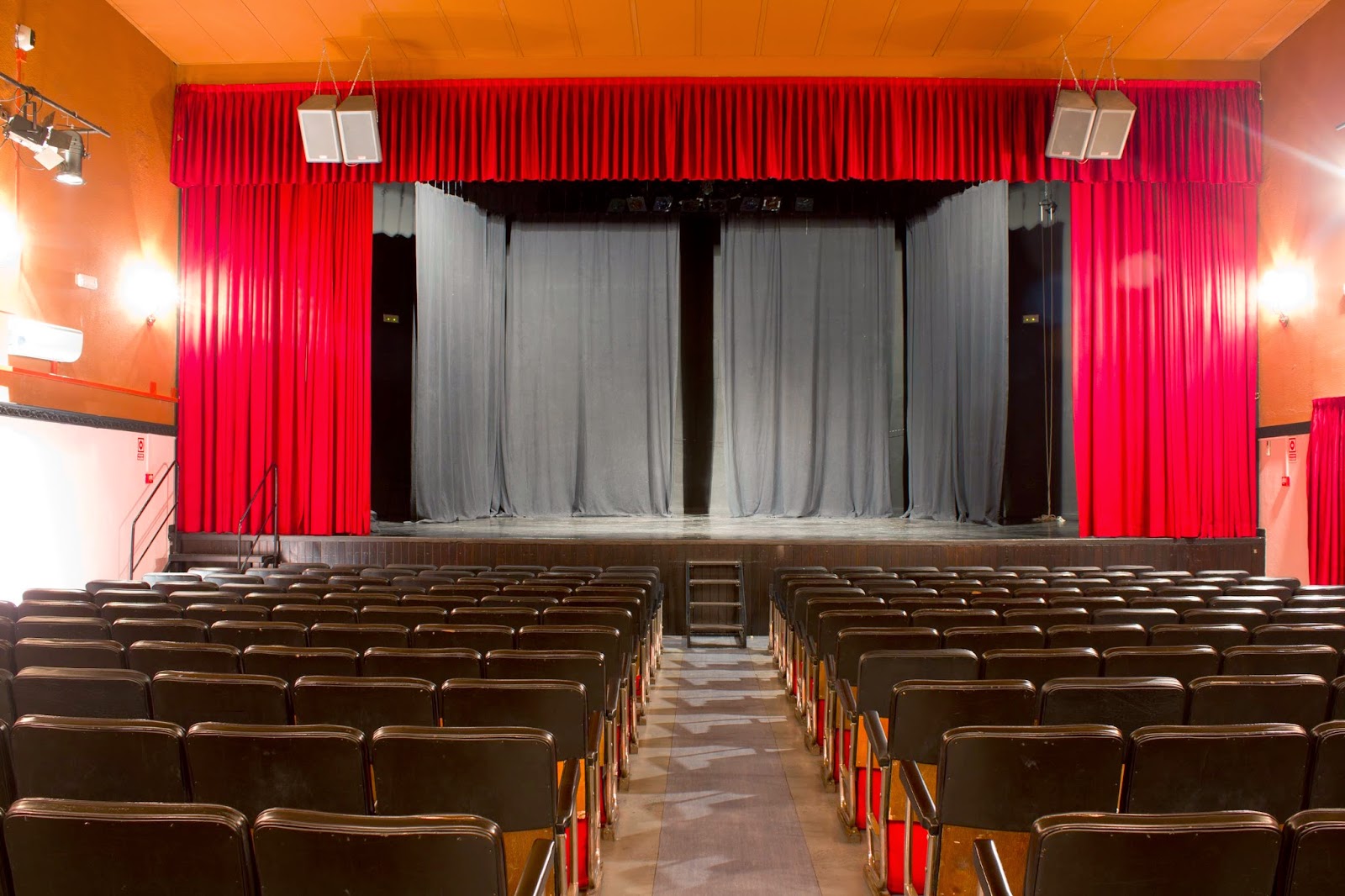 Sala Margarita Xirgu de CCOO Ficha Técnica de la Sala