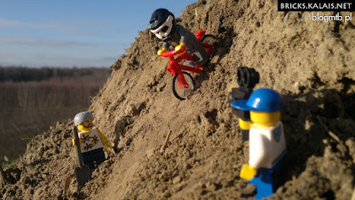 LEGO-MTB-Downhill-Enduro-01.jpg