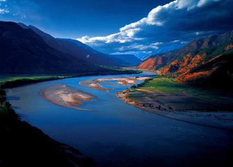 KUMPULAN GAMBAR SUNGAI TERINDAH DI DUNIA Aliran Sungai Indah
