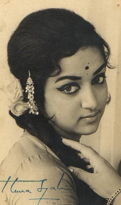 Rare Old Photos of Hema Malini – 1970 | Celebrities Photos Hub