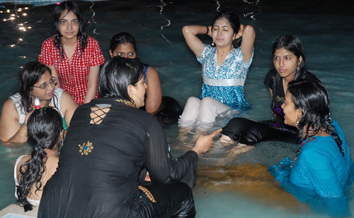 Desi Girl Enjoyed By Her Colleagues In Pool.