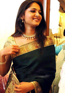Anushka Shetty Hot Photos, Anushka Shetty Pics, Bollywood Actress