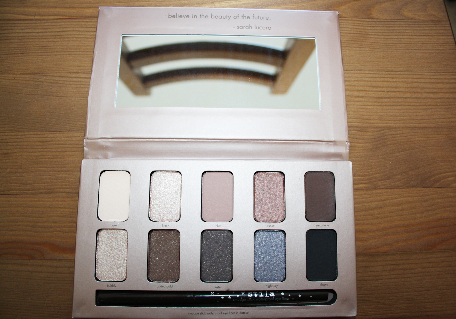 Hantastic Beauty Review Stila In The Light eyeshadow palette