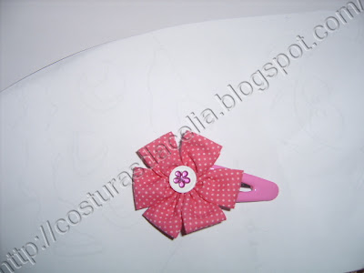<Img alt = flor de fuxico <Img alt = gancho de fuxico