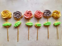 http://www.cutesimplestuff.com/2015/05/rose-cookie-pops-mothers-day-gift-idea.html