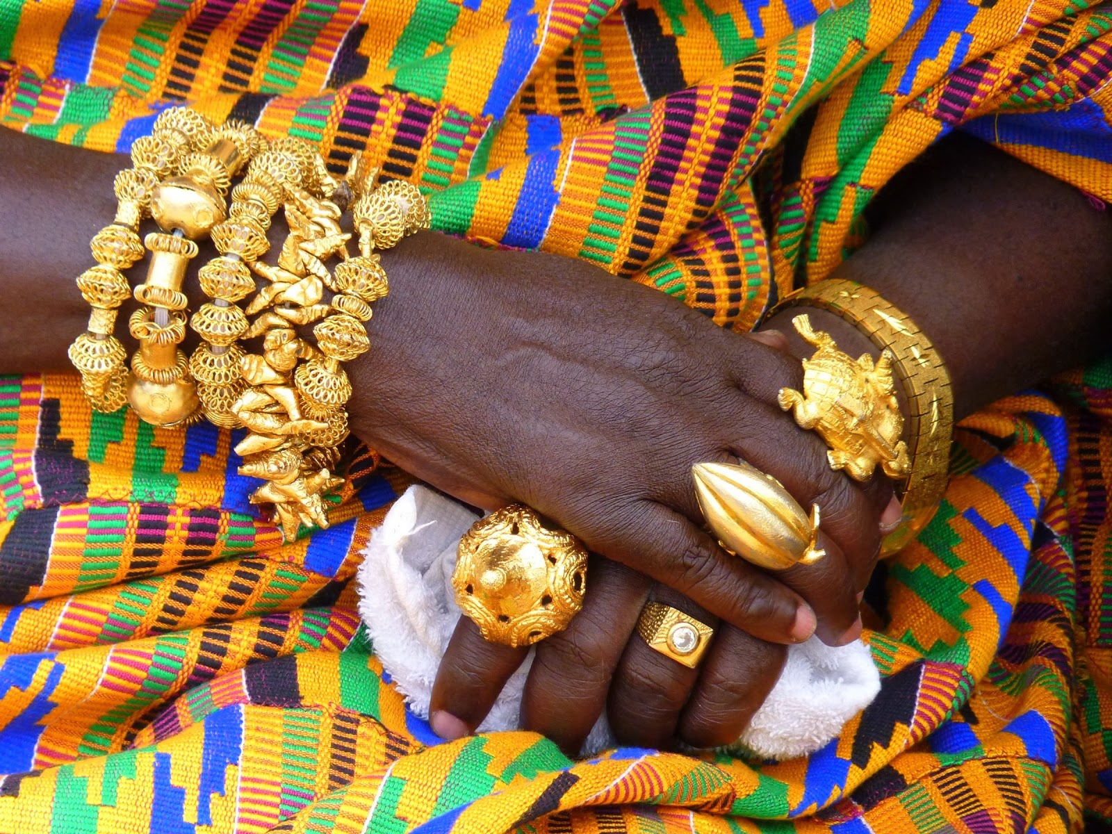 Local style Gold jewelry of the Asante