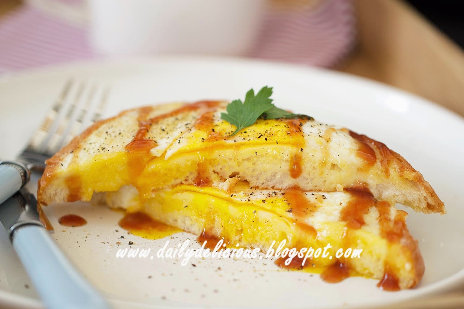 dailydelicious: Good morning!: Egg and Cheese Breakfast Sandwich