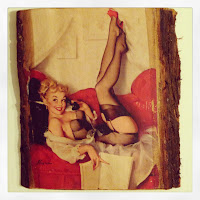 Gil Elvgren Pin-up with live edge