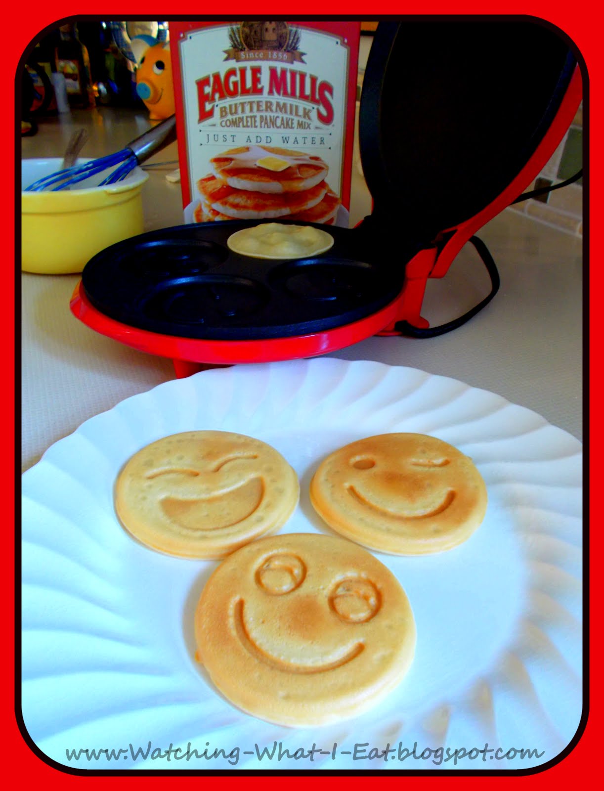 Watching What I Eat Smiley Face Mini Pancakes making anytime, fun time!