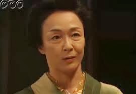 モデルニスモの月