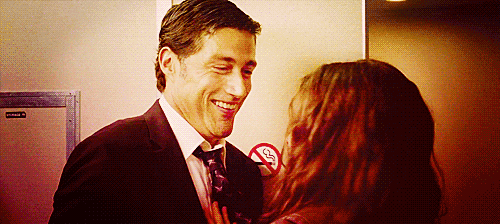 Jack-and-Kate-GIFs-lost-23368494-500-224.gif